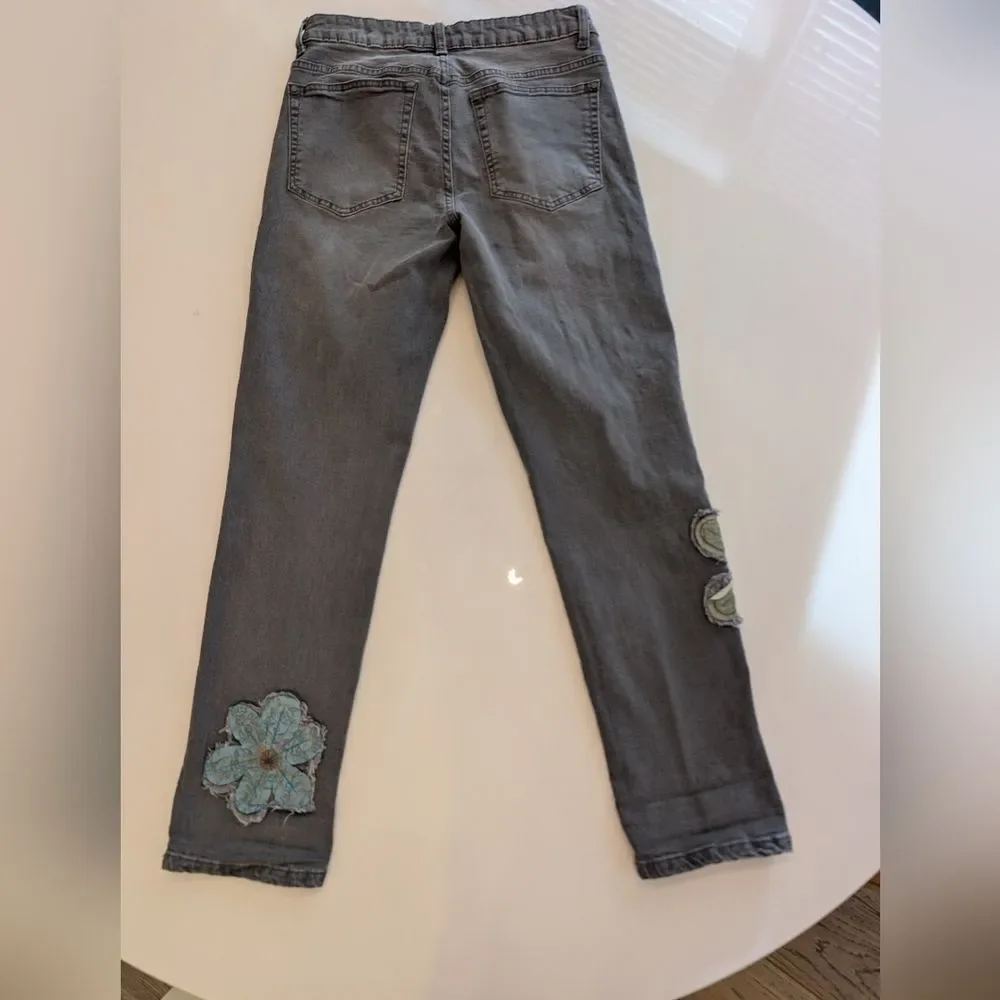 Tru‎ Luxe Jeans Gray Straight Leg Jeans with Colorful Floral Patches